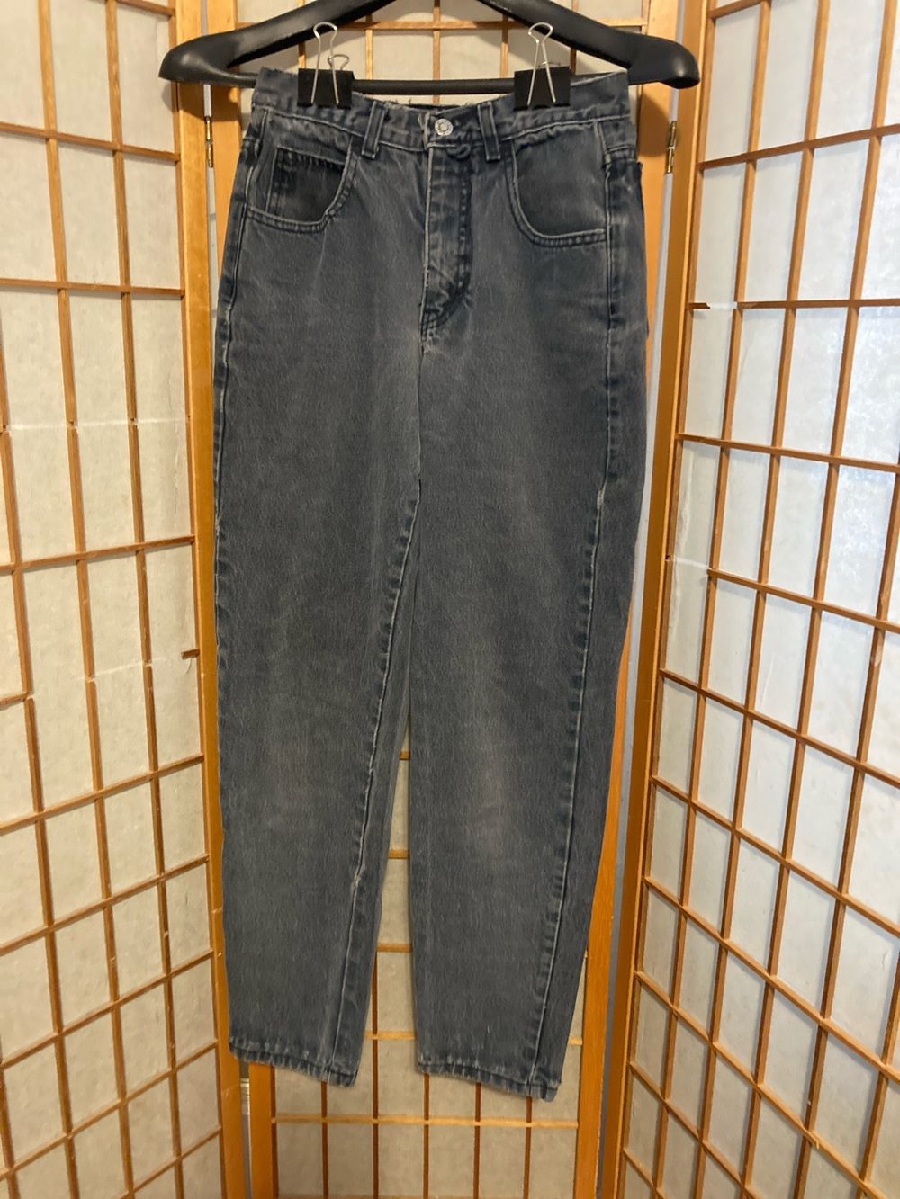Calvin Klein “blue jeans” Women’s VTG Black Wash Straight-Leg Jeans